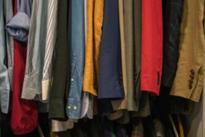 Avoid credit card debt with these professional wardrobe tips. 