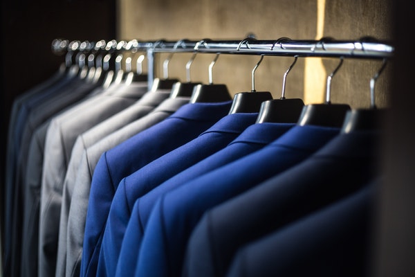 Avoid credit card debt with these professional wardrobe tips.