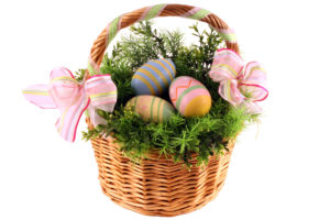If you're paying off debt, try these inexpensive Easter basket tips! 
