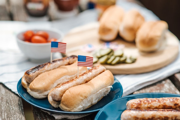These 4th of July party ideas won't derail your debt management efforts!