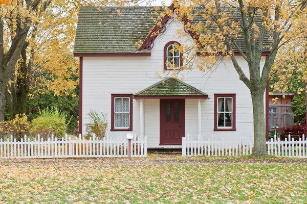 Let's identify the signs of foreclosure scams together.