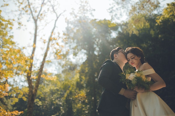 ACCC's DIY fall wedding tips will make your wedding joyous - not debt-ridden