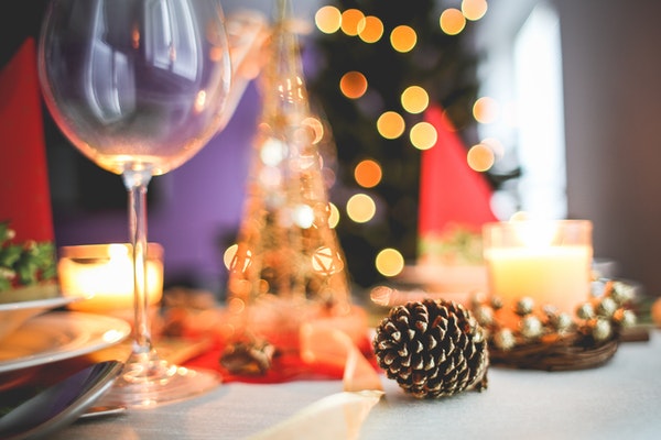 Try ACCC's tips for a budget-friendly Christmas party!